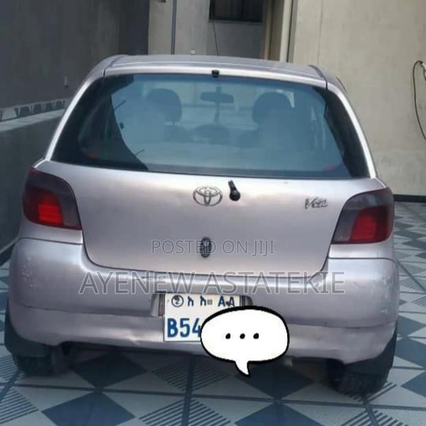 Toyota Vitz 2000 Pink