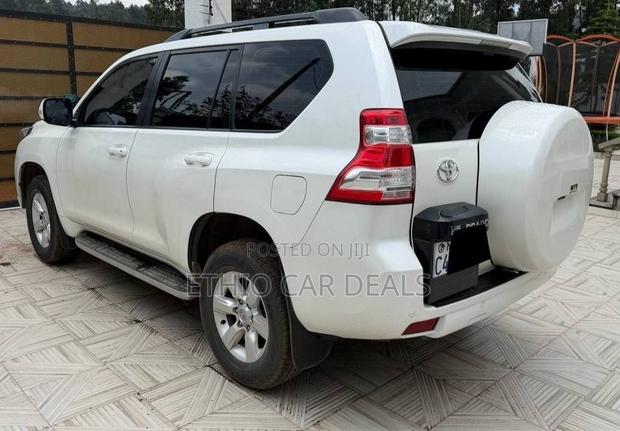 Toyota Land Cruiser Prado 2016 White