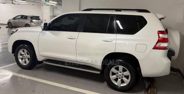 Toyota Land Cruiser Prado 2016 White