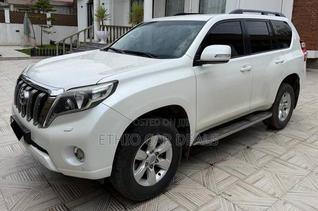 Toyota Land Cruiser Prado 2016 White