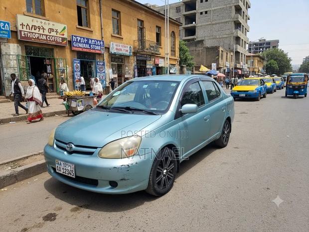 Toyota Platz 2002 Blue