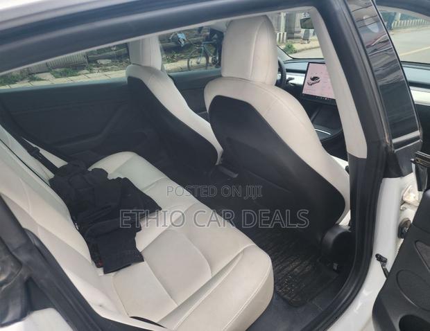 Tesla Model Y 2023 White