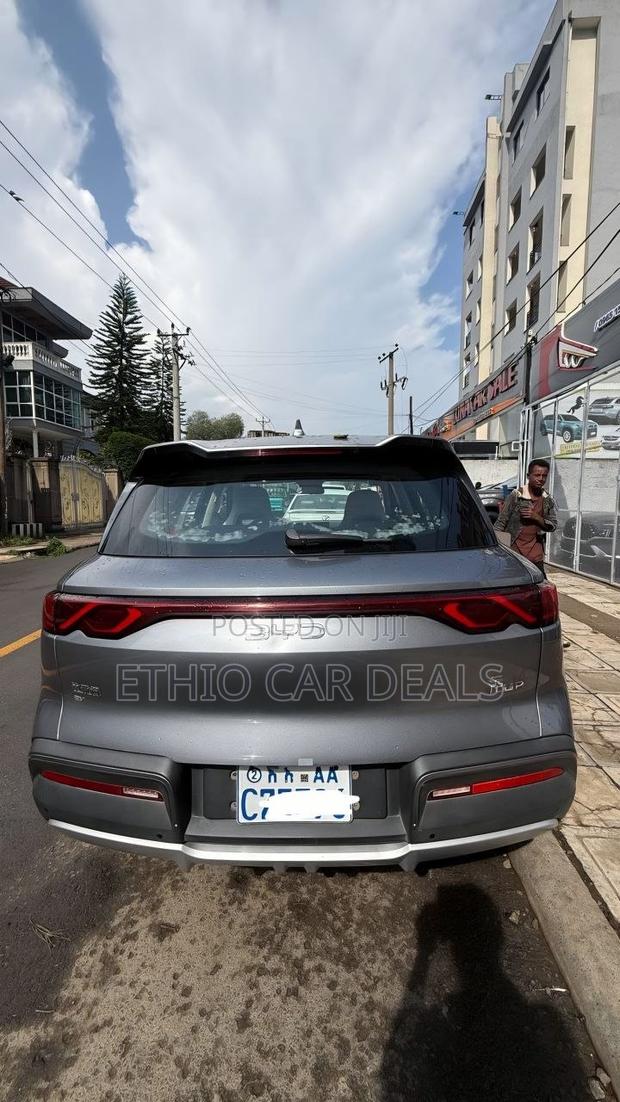 BYD Yuan Up 2025 Gray