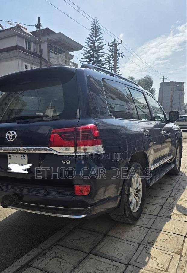 Toyota Land Cruiser 2017 Blue