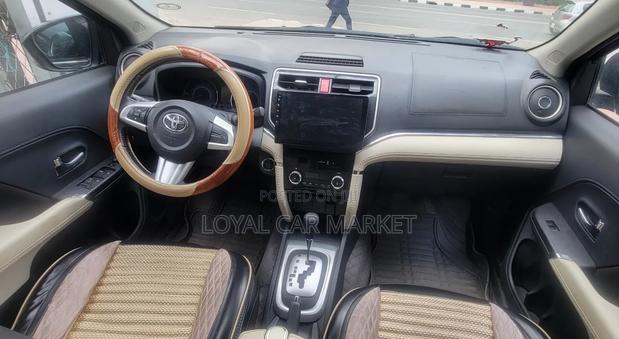 Toyota Rush 2022 Ivory