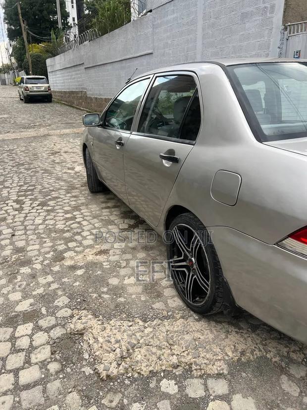Mitsubishi Lancer 2009 Beige