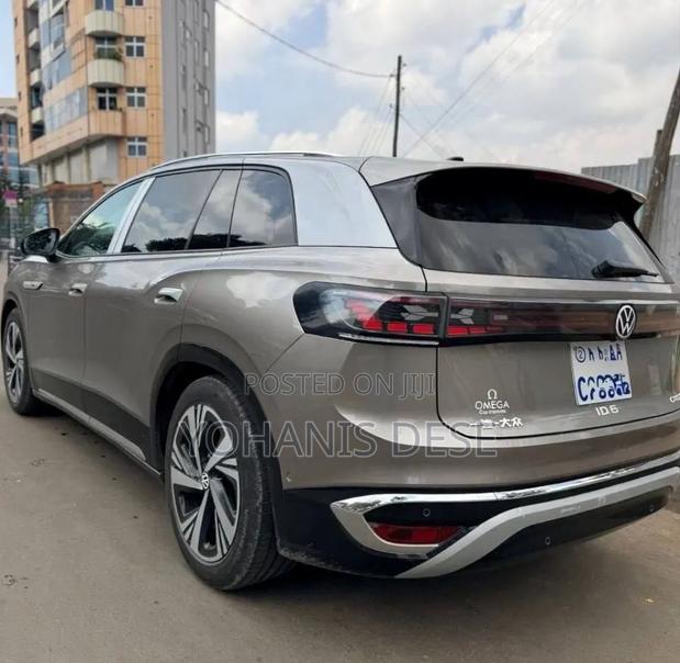 Volkswagen ID.6 2024 Gray