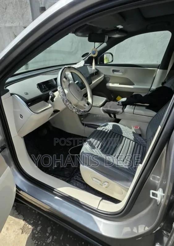 Toyota bZ3 2025 Gray