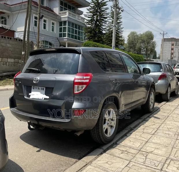 Toyota RAV4 2010 Gray