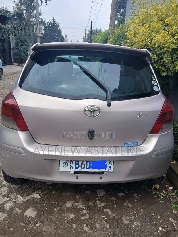 Toyota Yaris 2010 Silver