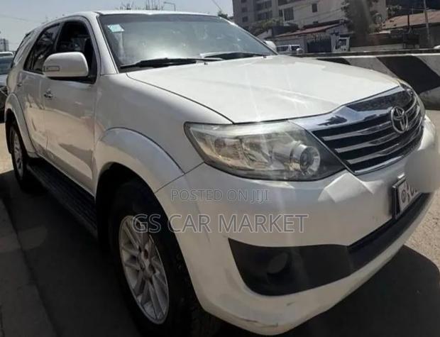 Toyota Fortuner 2012 White