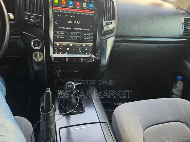 Toyota Land Cruiser 2010 Silver