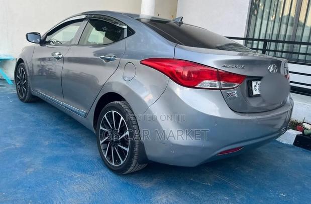 Hyundai Avante 2012 Silver