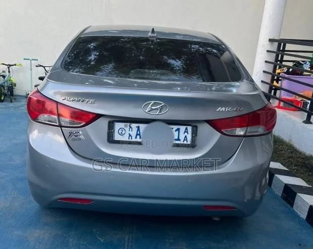 Hyundai Avante 2012 Silver