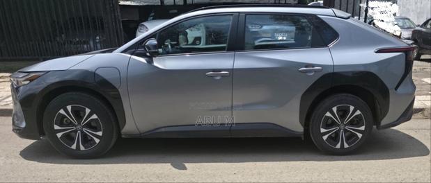 Toyota bZ4X 71.4 kWh FWD 2023 Gray