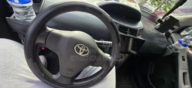 Toyota Yaris 2010 Blue