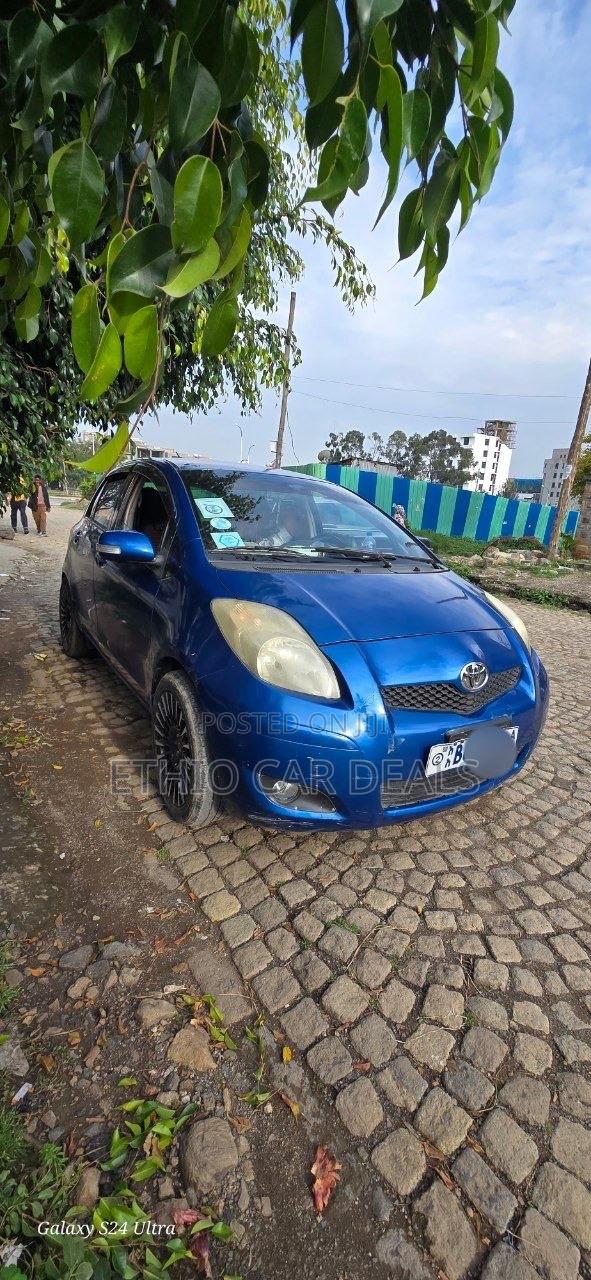 Toyota Yaris 2010 Blue