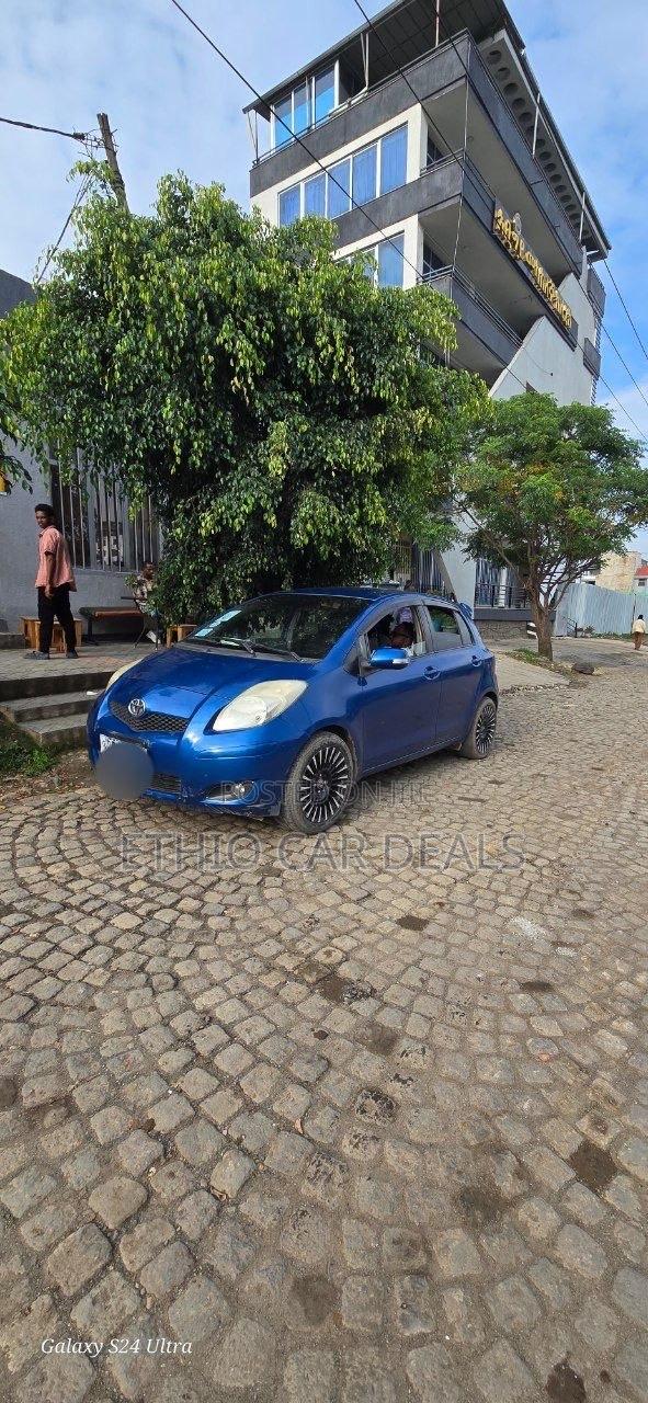 Toyota Yaris 2010 Blue