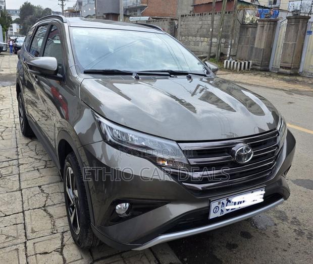 Toyota Rush 2022 Brown