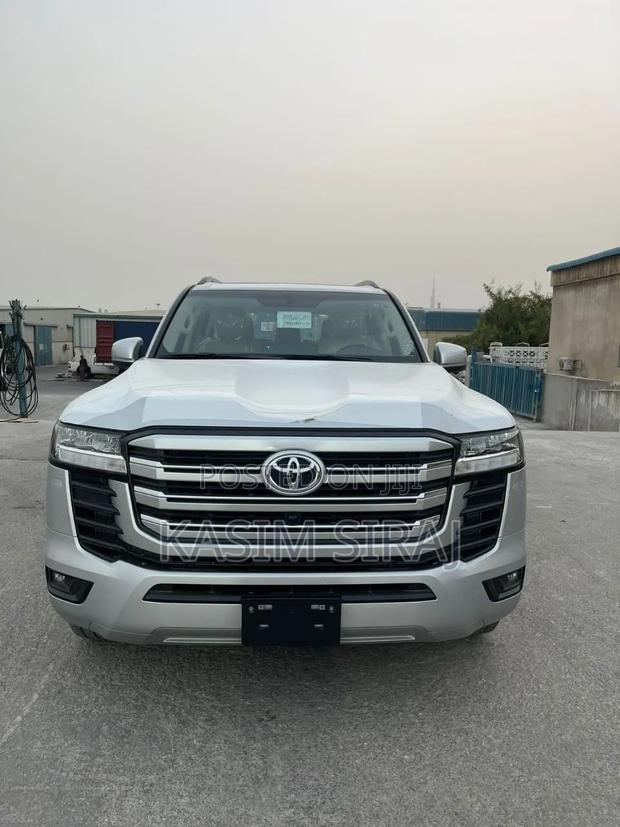Toyota Land Cruiser 2022 Silver