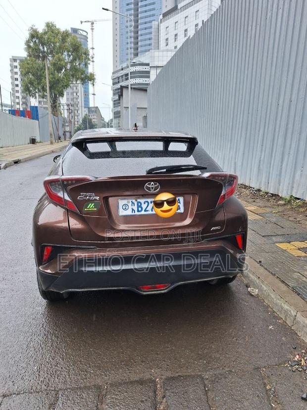 Toyota C-HR 2017 Brown