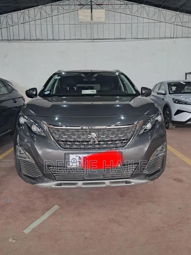 Peugeot 5008 2019 Gray