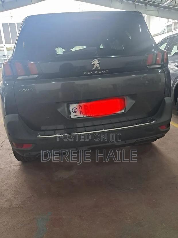 Peugeot 5008 2019 Gray