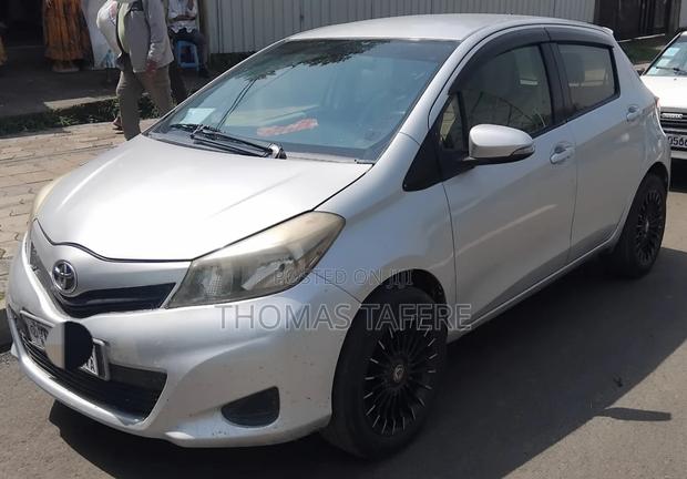 Toyota Yaris 2012 Silver