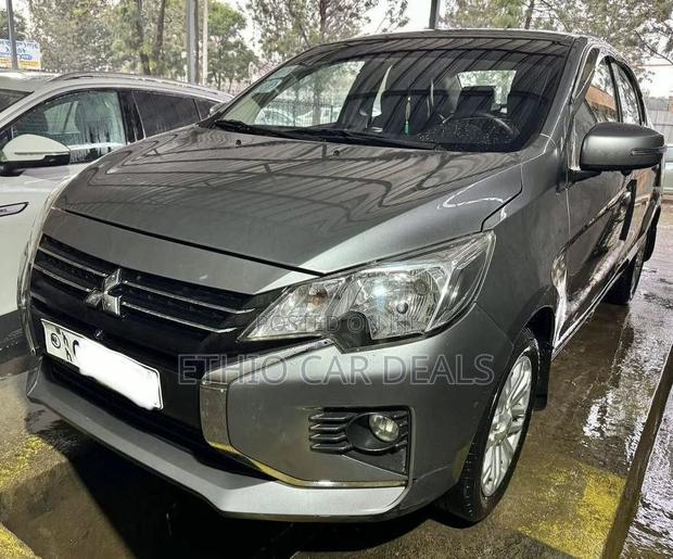 Mitsubishi Attrage 2022 Gray