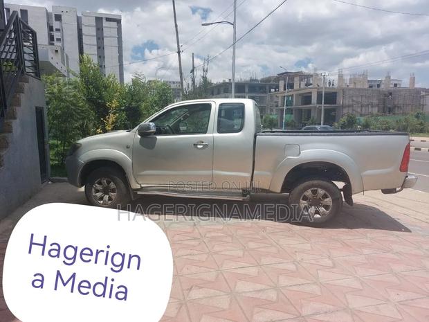 Toyota Hilux 2008 Silver