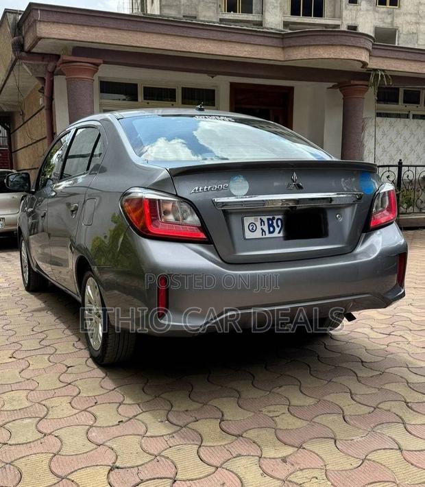 Mitsubishi Attrage 2021 Gray