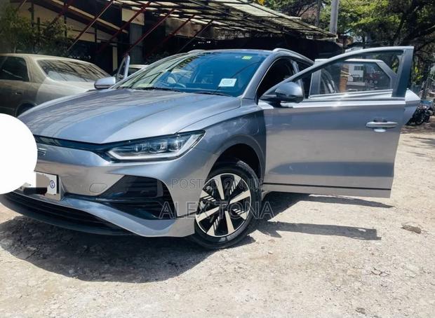 BYD E2 43 kWh 94 hp FWD 2025 Gray