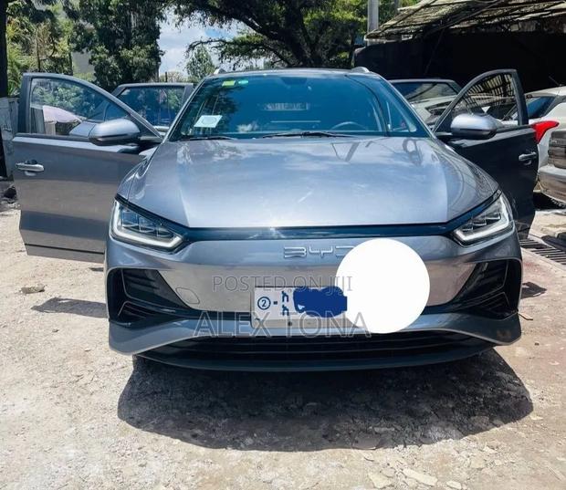 BYD E2 43 kWh 94 hp FWD 2025 Gray
