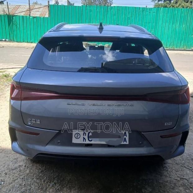 BYD E2 43 kWh 94 hp FWD 2025 Gray