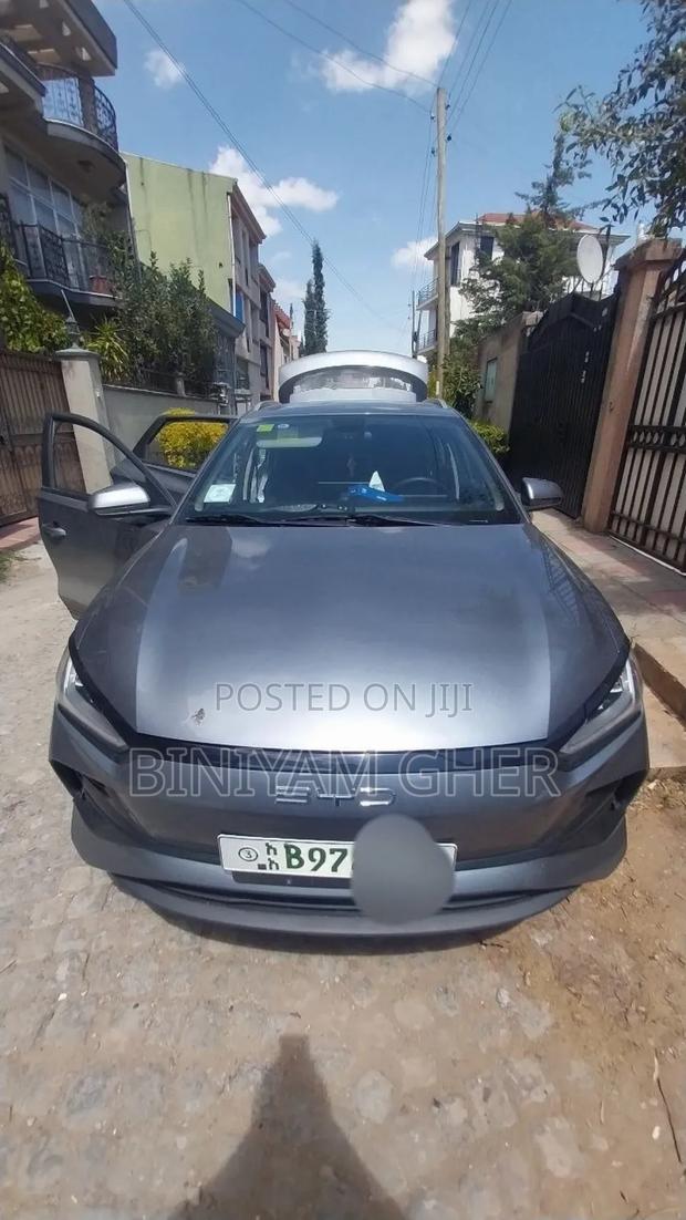 BYD E2 43 kWh 94 hp FWD 2025 Gray