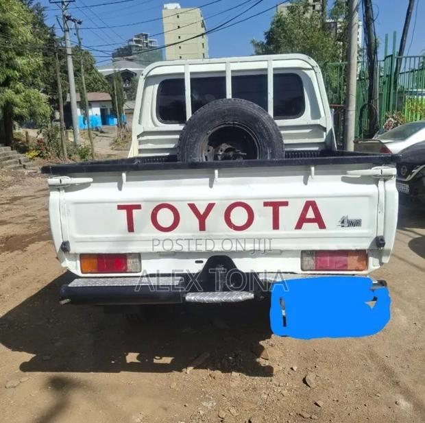 Toyota Land Cruiser 2019 White
