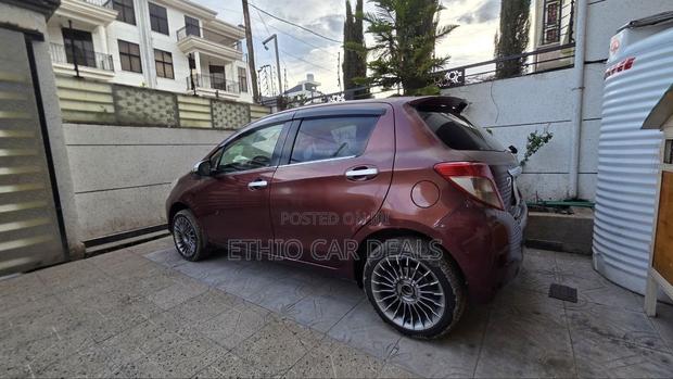 Toyota Yaris 2011 Red