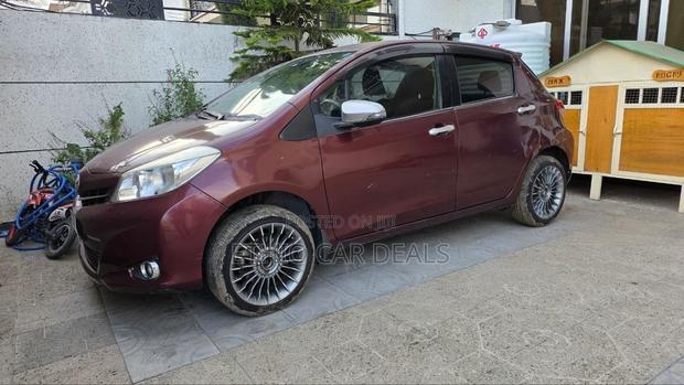 Toyota Yaris 2011 Red
