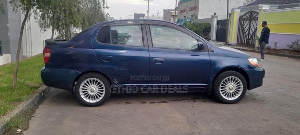 Toyota Platz 2002 Blue