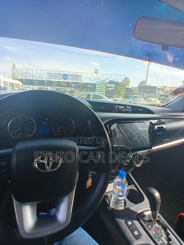 Toyota Hilux Revo Double Cab Deisel 2.4 AWD 2020 Gold