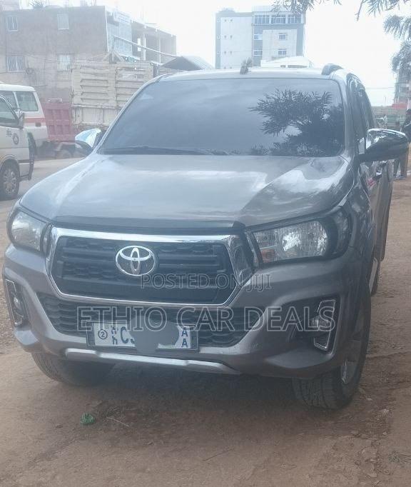 Toyota Hilux Revo Double Cab Deisel 2.4 AWD 2020 Gold