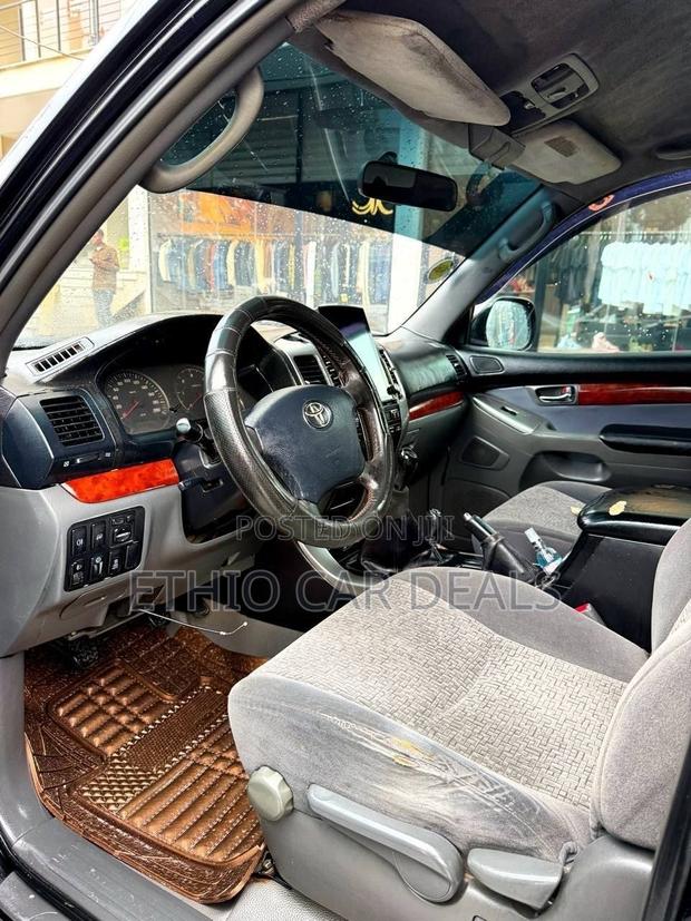 Toyota Land Cruiser Prado 2004 Black