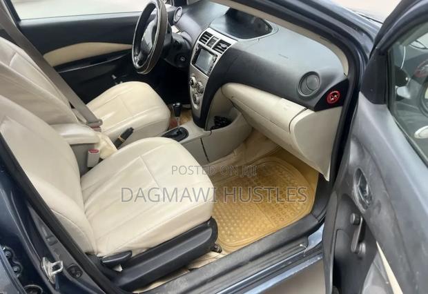 Toyota Yaris 1.3 VVT-i Automatic 2007 Blue