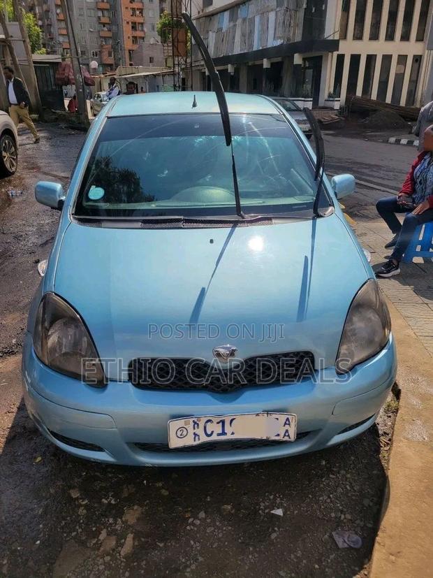 Toyota Vitz 2002 Blue
