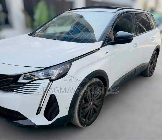 Peugeot 5008 2022 White