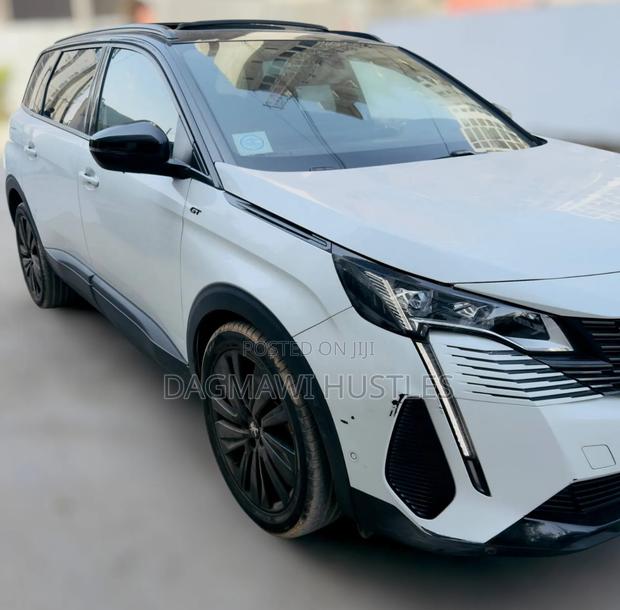 Peugeot 5008 2022 White