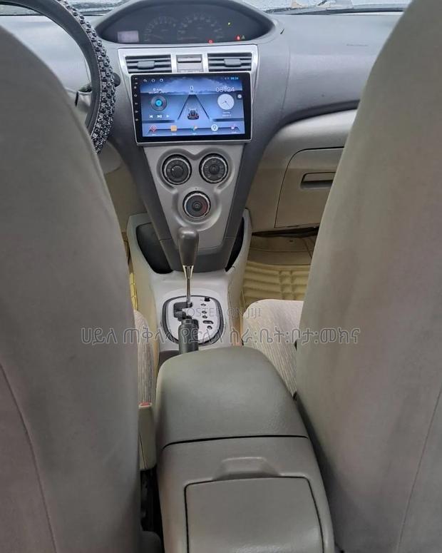 Toyota Yaris 2010 Off white