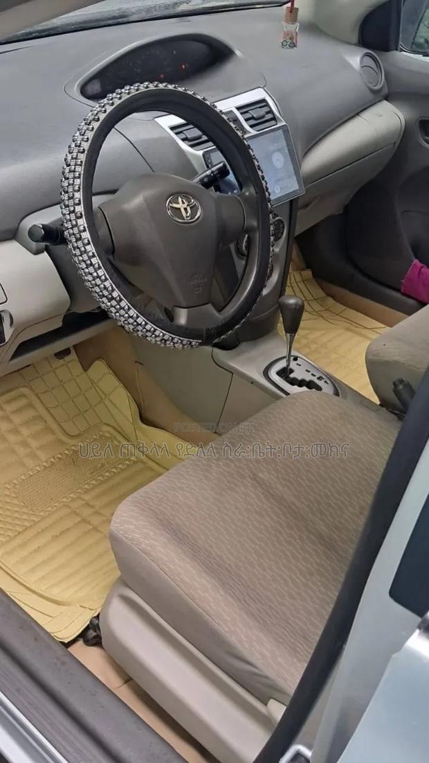 Toyota Yaris 2010 Off white
