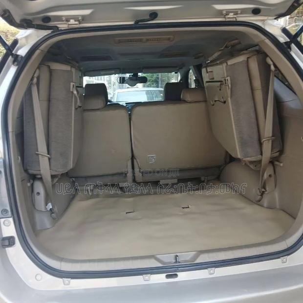 Toyota Fortuner 2011 Gold
