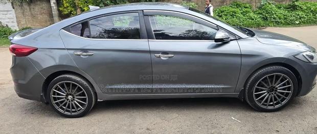 Hyundai Avante 2017 Gray